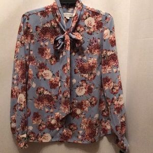 Tahari by Arthur S. Levine floral blouse size M.  NWT